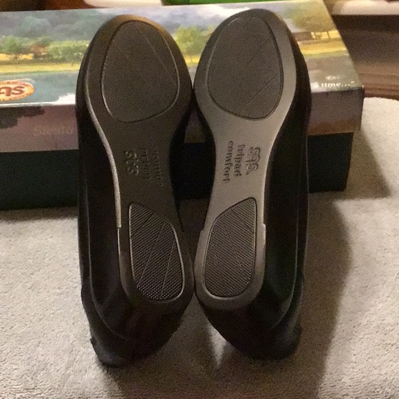 SAS Black Weave Shoes. BRAND NEW! Size 8 Narrow. - Picture 3 of 4